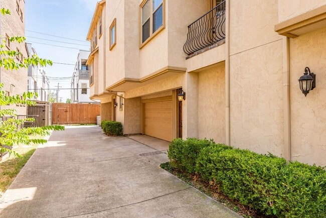 Beautiful Tuscan feel Condo Lower Greenville area - Beautiful Tuscan feel Condo Lower Greenville area