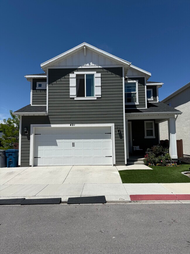 Front of Home - 421 E 280 N