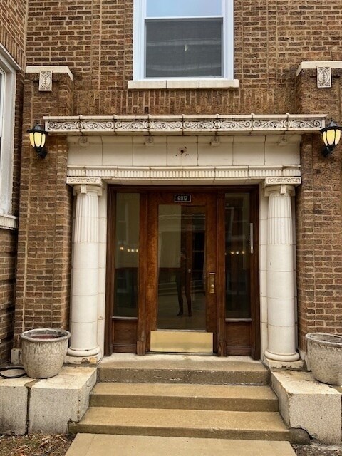 Foto del edificio - 6912 N Lakewood Ave