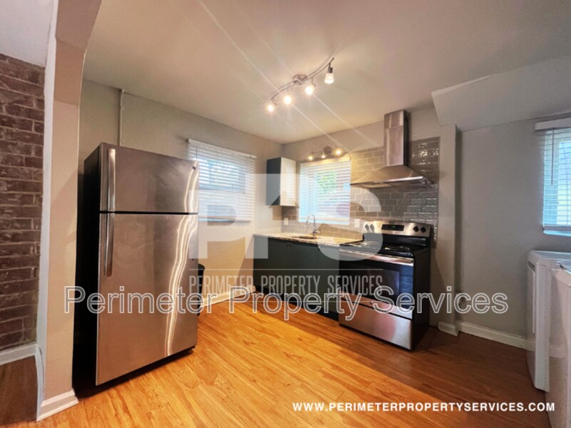 Primary Photo - 235 Lampkin St NE