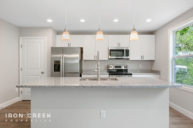 Building Photo - 64 Hansel Ave