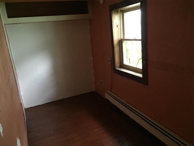 Building Photo - 79 Shoreland Cir