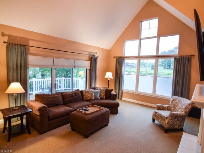 Building Photo - 2983 Waterford Dr