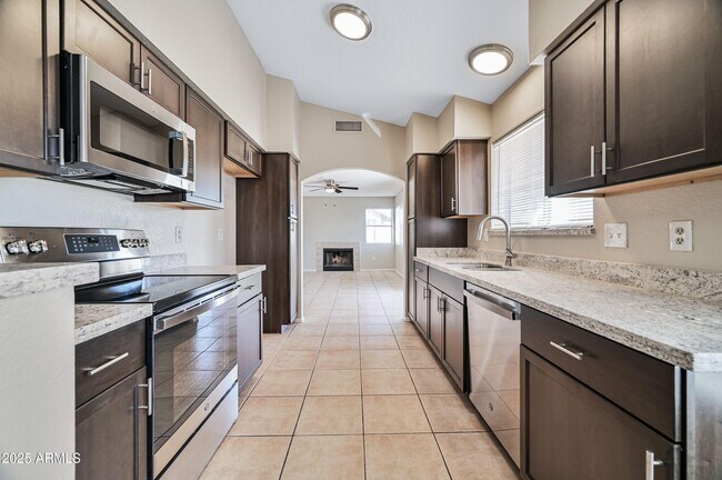 Building Photo - 8833 W Puget Ave