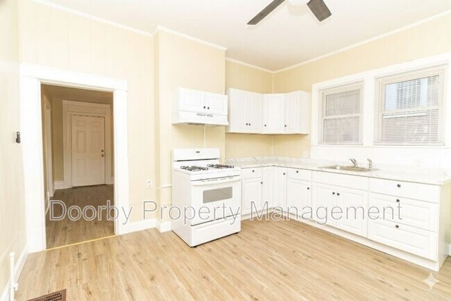 Foto del edificio - 2612 E 19th St