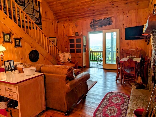 Foto del edificio - 54 Teaberry Ln