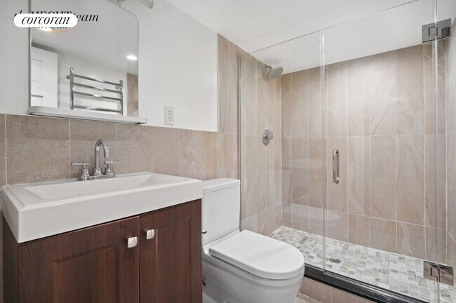 Foto del edificio - 239 Carlton Ave