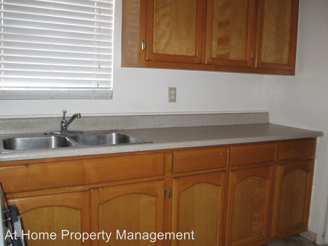 Building Photo - 319 Quantico Ave