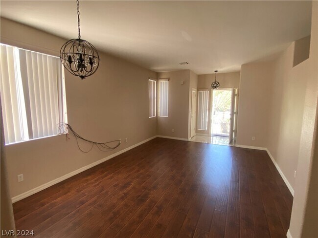 Foto del edificio - 9138 Green Thicket Ct