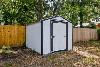 Building Photo - 9230 Lanewood Dr
