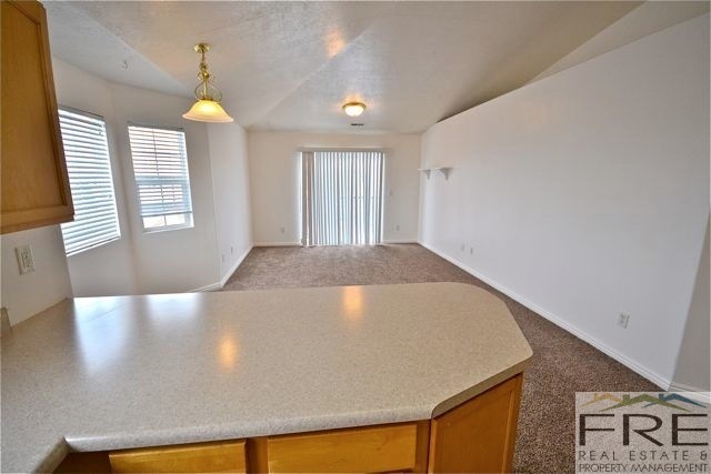 Building Photo - 1645 W Vivante Way