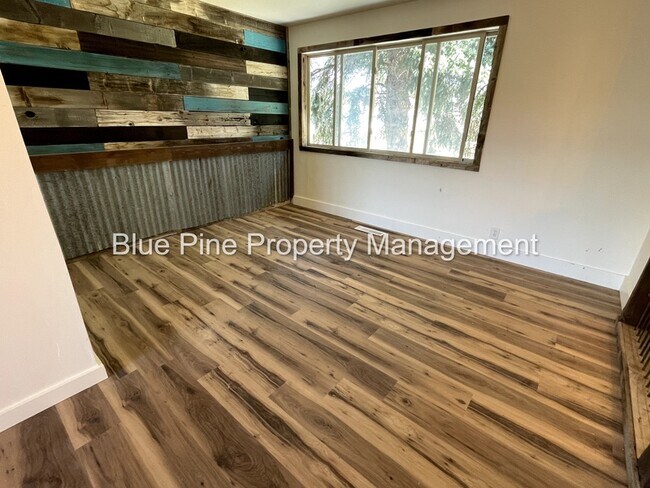 Building Photo - 2871 N 41st E