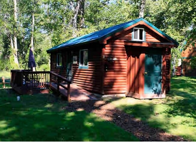 Building Photo - 135 Hideaway Dr