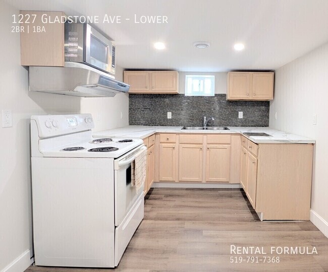 Building Photo - 1227 Gladstone Ave
