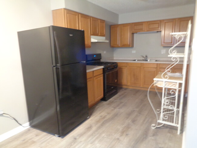 Building Photo - 9437 86th Ct