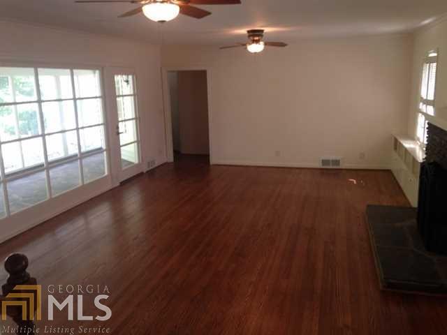 Building Photo - 676 Dixon Dr