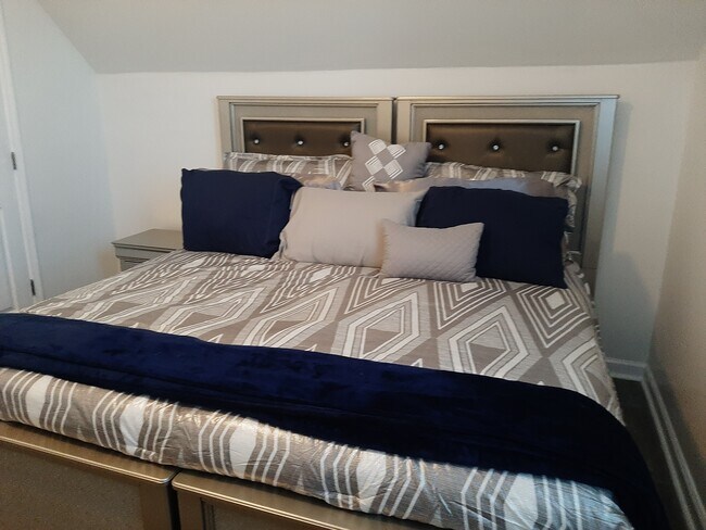 Foto del edificio - 4124 Johnson Branch Rd