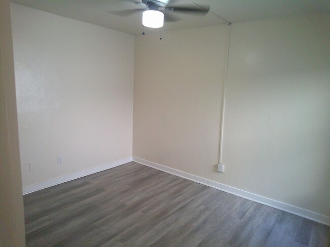 Building Photo - spacious two-bedroom, 2-bath with a bonus ...