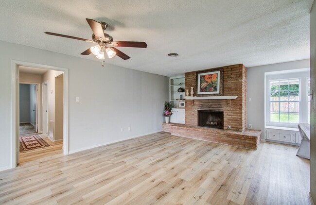 Building Photo - 5471 Kuldell Dr