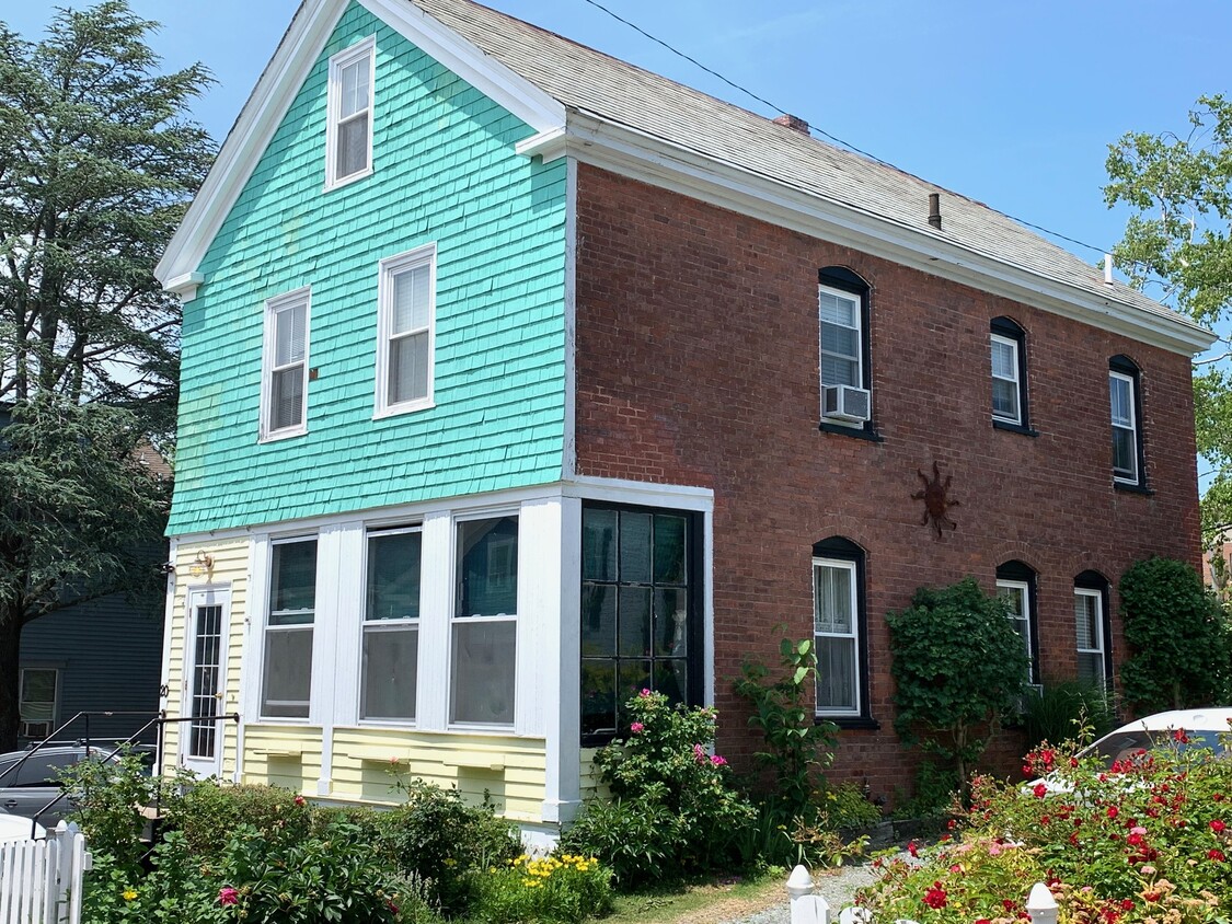 Primary Photo - 20 Fair St