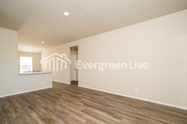 Building Photo - 10174 E Biswell Ln