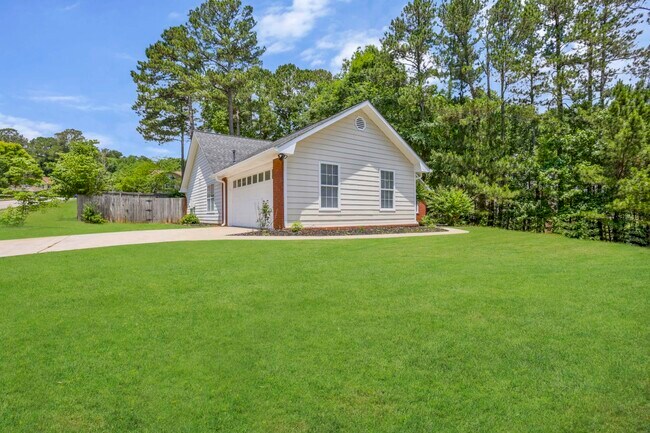 Building Photo - 101 Trestle Ct