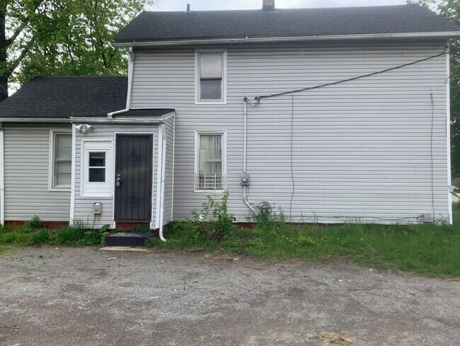 Foto del edificio - Section 8 Accepted! Spacious newly renovat...