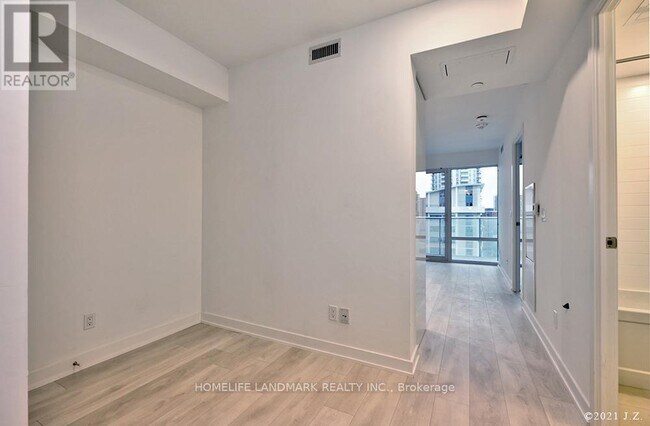 Building Photo - 501-1501 Yonge St