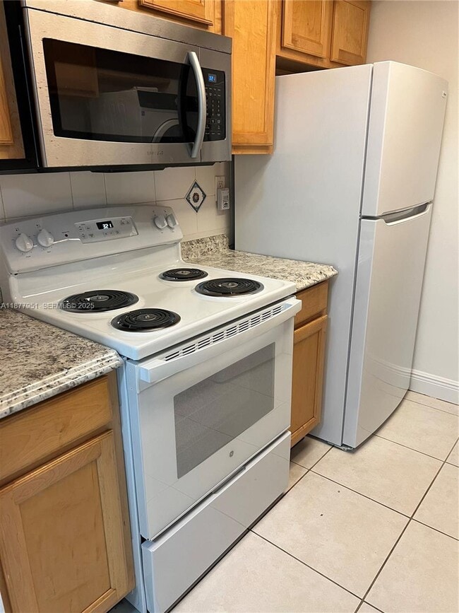 Foto del edificio - 9472 SW 77th Ave