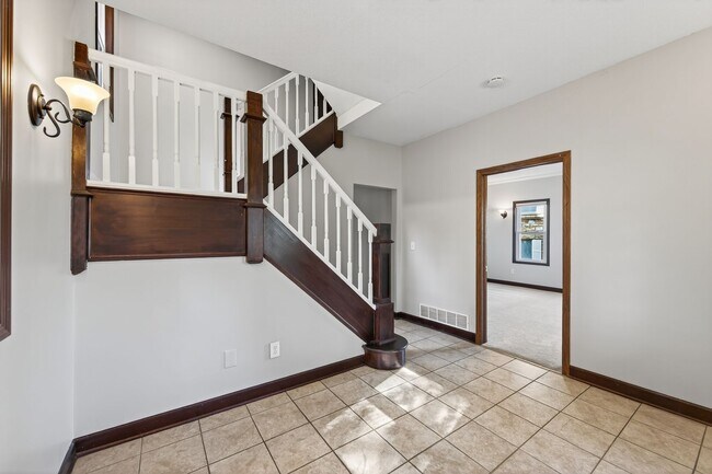 Foto del edificio - 6 month lease Spacious, 5bd, 2.5 renovated home in Midway!! AVAILABLE NOW