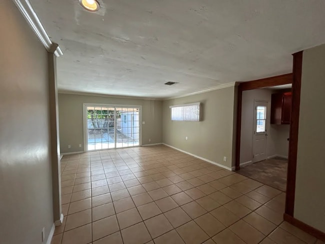 Building Photo - 8569 Whitman Ave