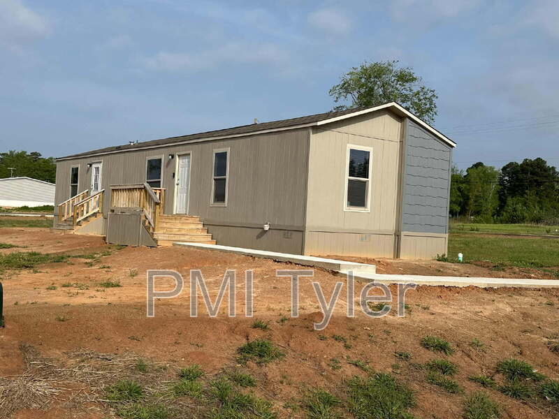 Foto principal - 160 Maple Grove St