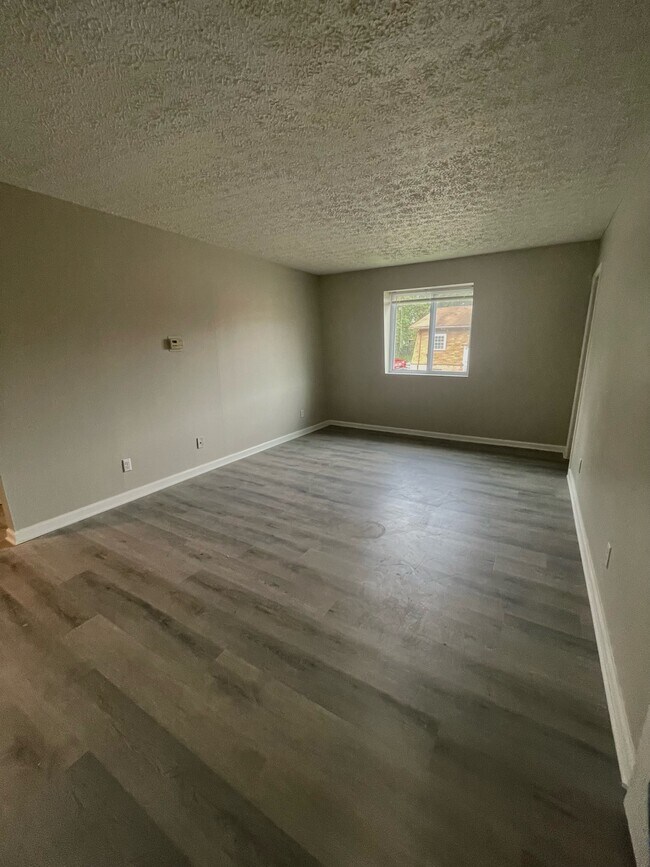 Building Photo - 624 Wagon Wheel Trail E