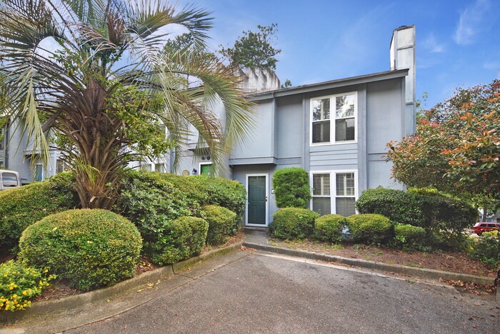 Primary Photo - 3 Bed/2.5 Bath Forest Hills Condo
