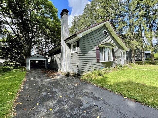 Building Photo - 22 Atkins Ave