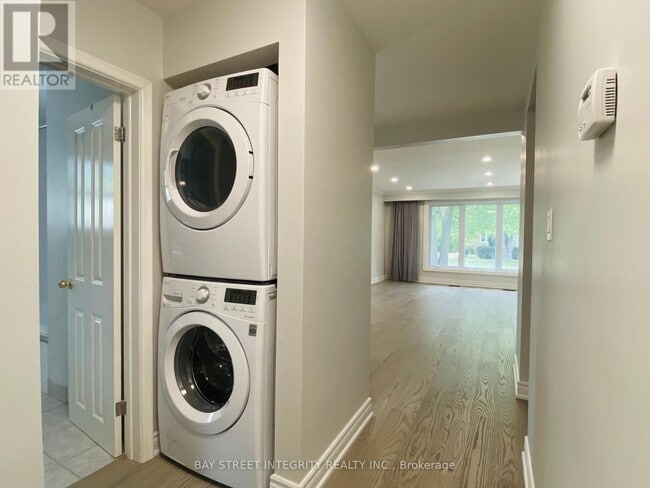 Building Photo - 207 Maple Ave