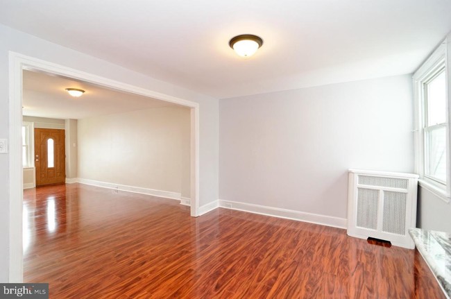 Building Photo - 410 S Carol Blvd