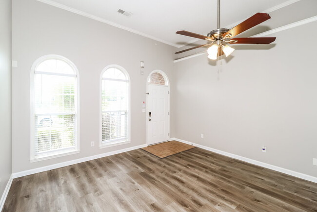 Foto del edificio - 10155 Tall Hickory