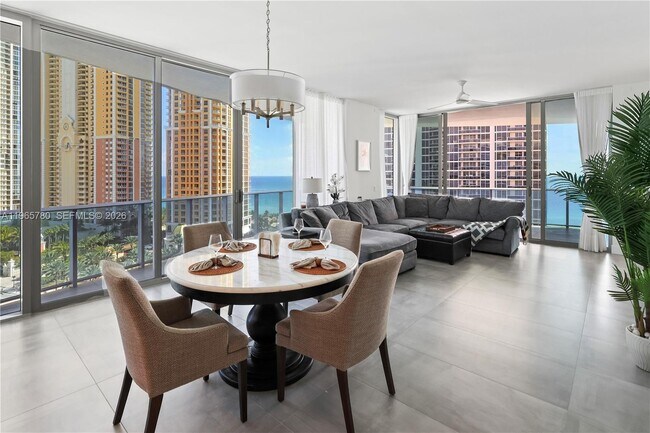 Foto del edificio - 17550 Collins Ave