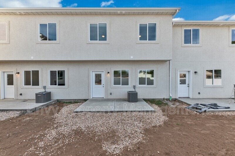 2598 S 2300 W, West Haven, UT 84401 Townhome Rentals in West Haven UT