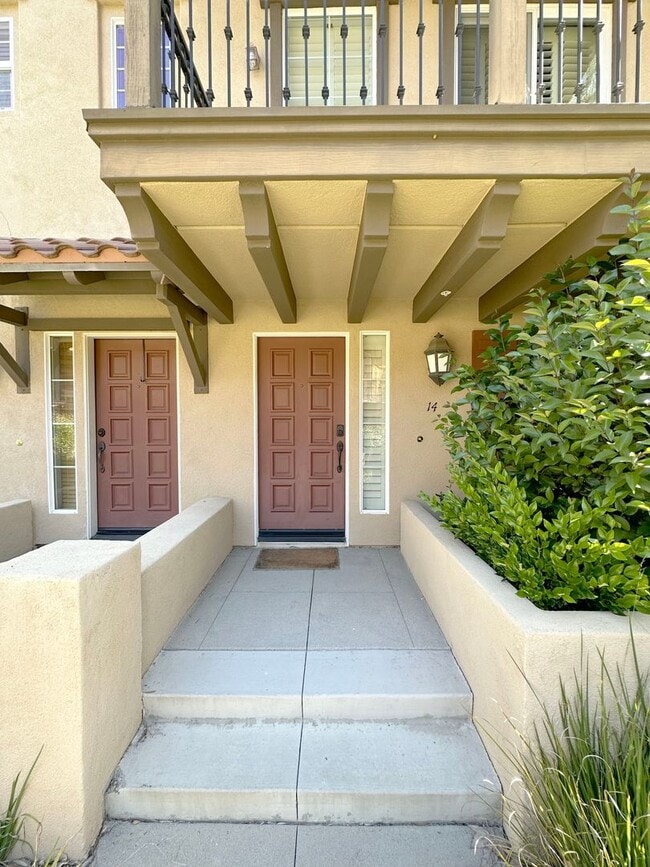 Building Photo - 2 BEDROOM 2.5 BATHROOM WITH LOFT HOME IN HIGHLY DESIRED BERKSHIRE TRACK