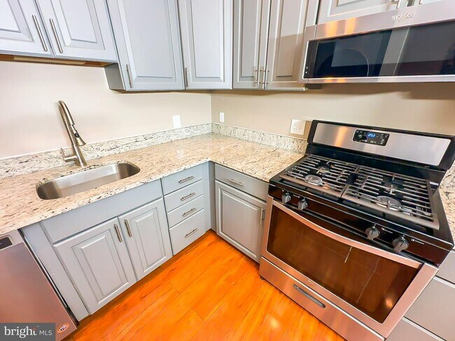 Foto del edificio - 6 Monroe St