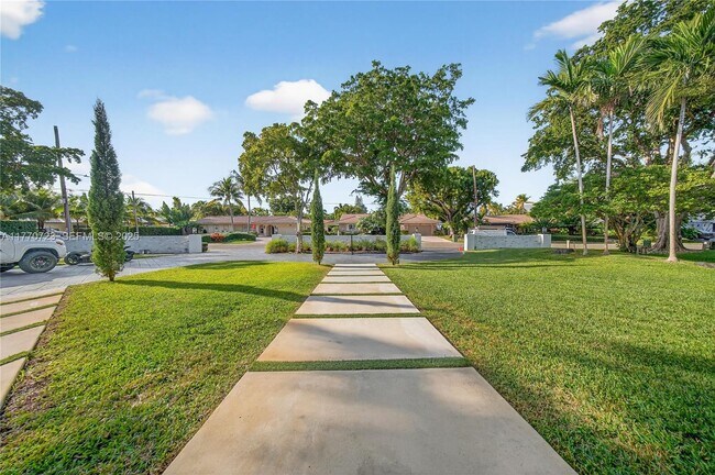 Building Photo - 4312 NE 22nd Ave