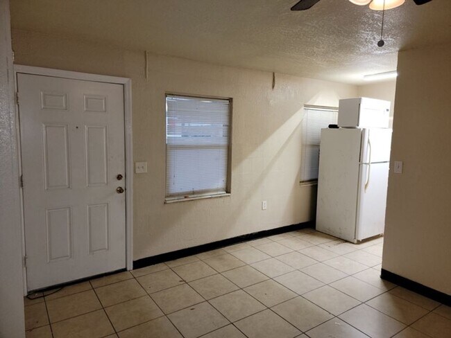 Foto del edificio - Studio Apartment for rent!