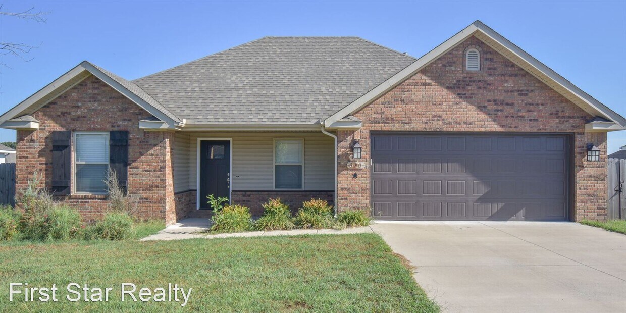 Primary Photo - 3 br, 2 bath House - 800 Madison Drive