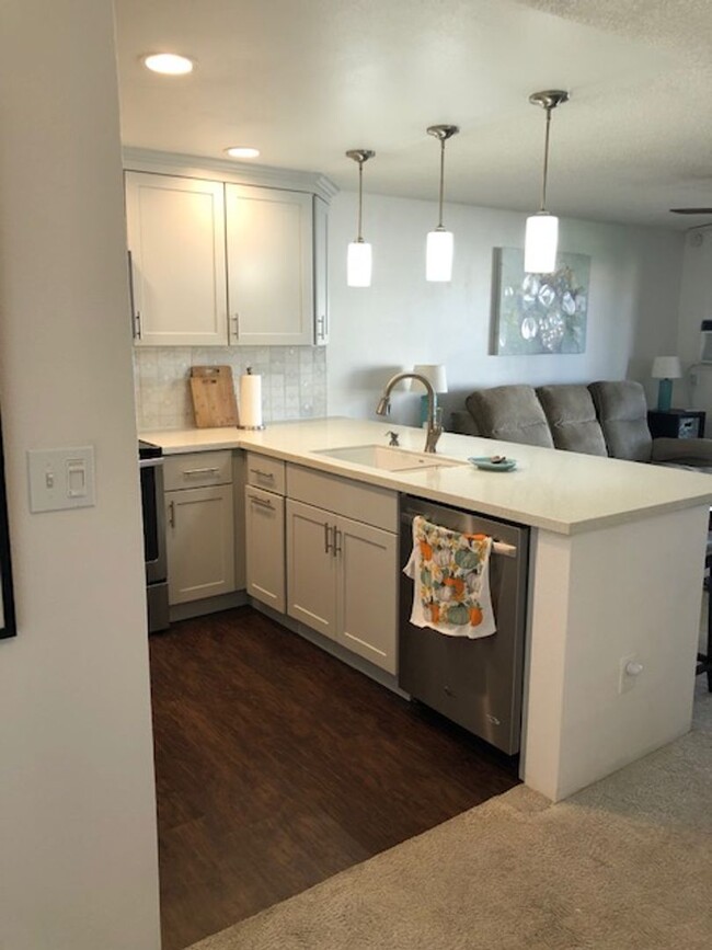 Building Photo - Furnished 2 Bedroom 2 Bathroom Kihei Shore...
