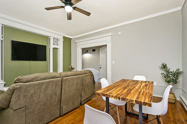 Building Photo - 1901 W Broad St