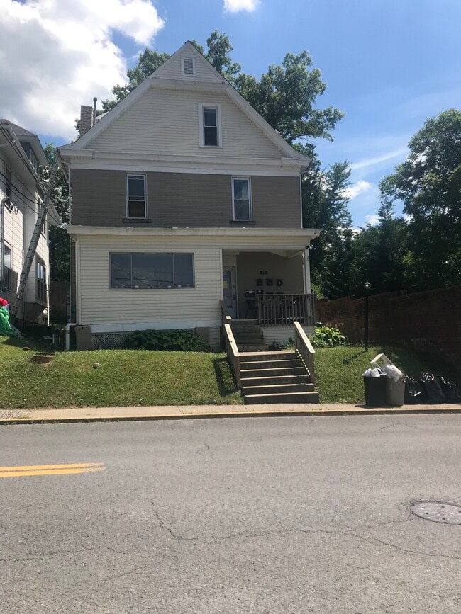 Building Photo - 312 Cobun Ave