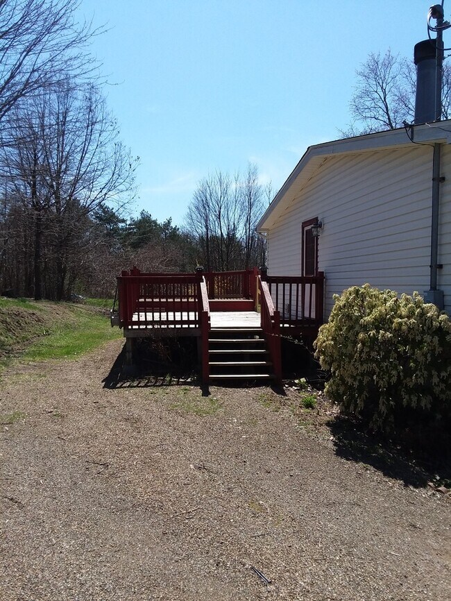 Building Photo - 346 Braun Rd