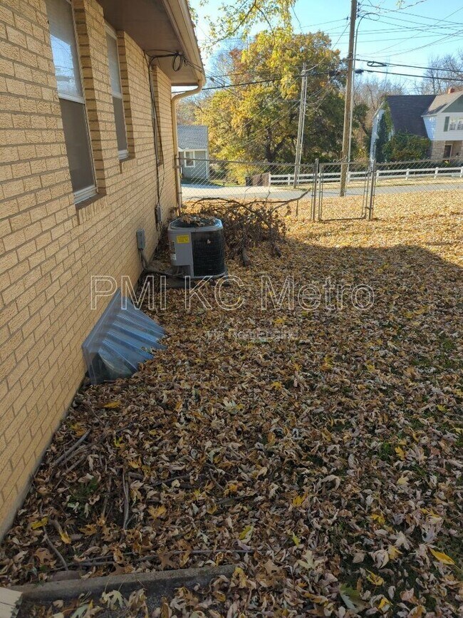 Foto del edificio - 526 E Walnut St